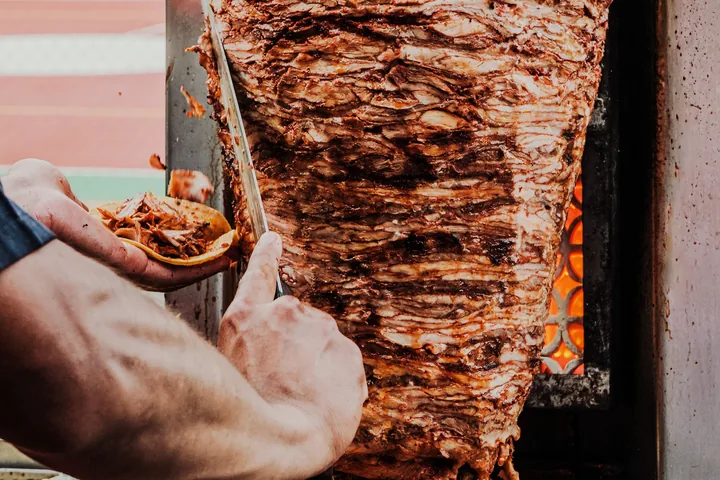 Gyros am Spieß frisch gegrillt – Partyservice Kroll